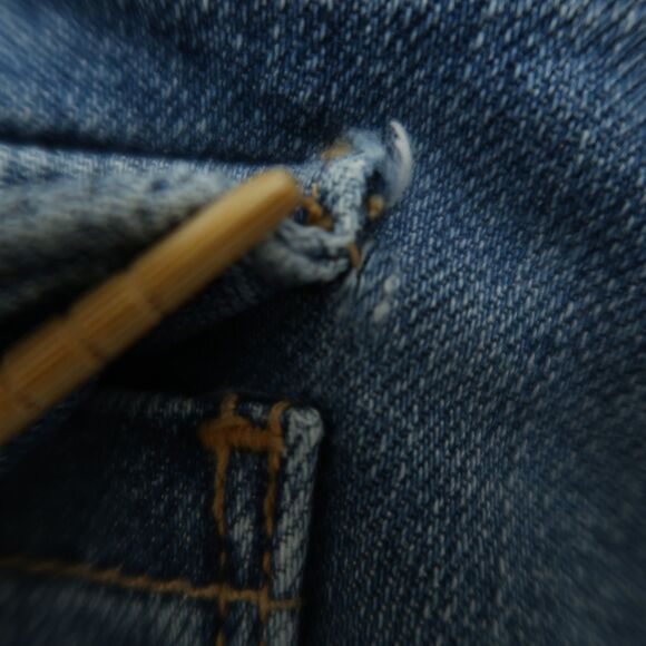 Lucky Brand Jeans Women's Size 6/28 Blue Mid-Rise Sweet Crop Denim 24" Inseam - Picture 2 of 16